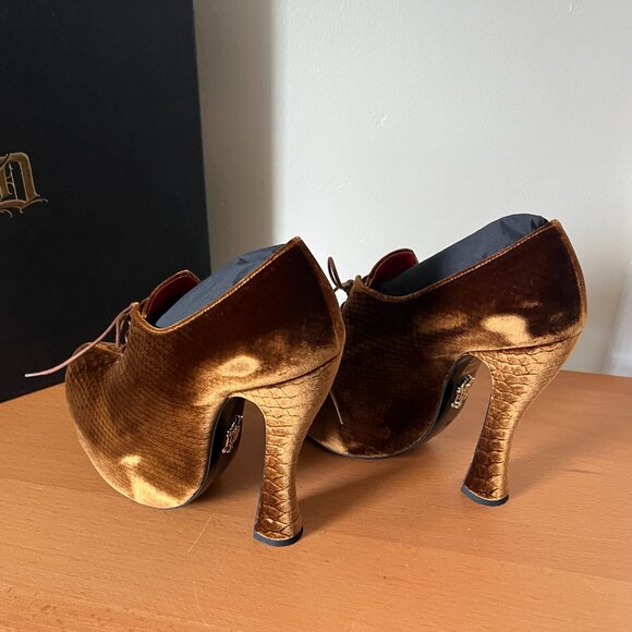 Kat Von D Natacha I gold velvet heels, snake texture - size 10 - NIB - Picture 4 of 6